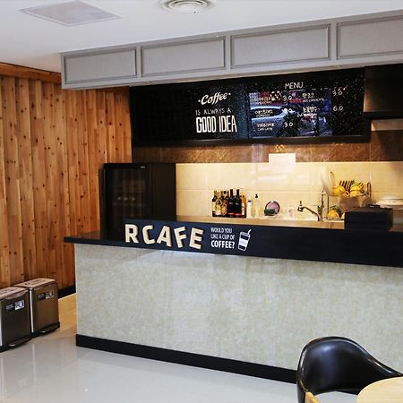 Jeju R Hotel & Guesthouse Εξωτερικό φωτογραφία