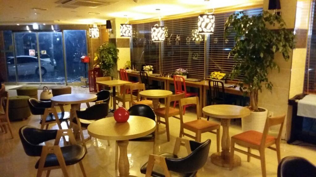 Jeju R Hotel & Guesthouse Εξωτερικό φωτογραφία