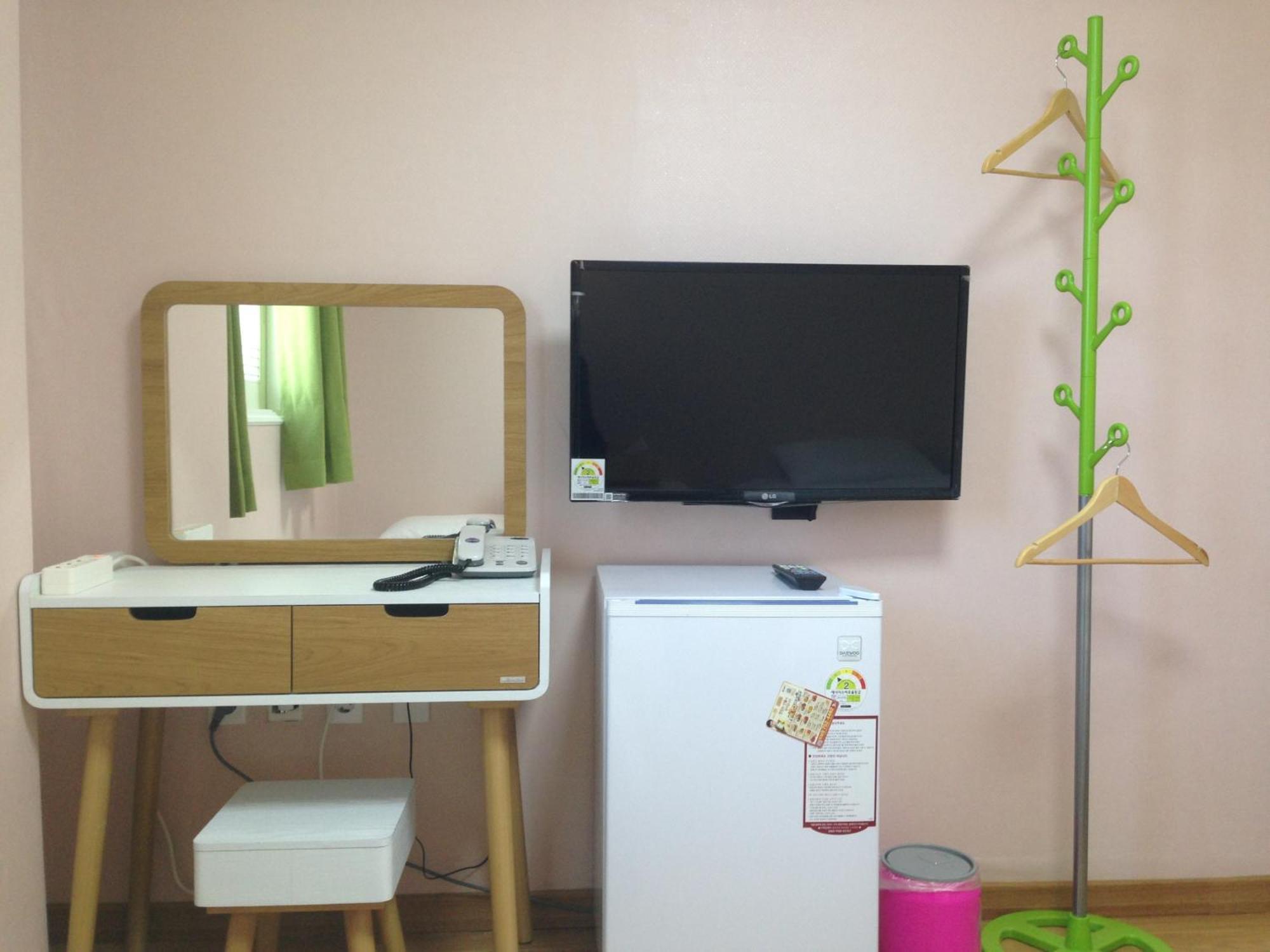Jeju R Hotel & Guesthouse Εξωτερικό φωτογραφία