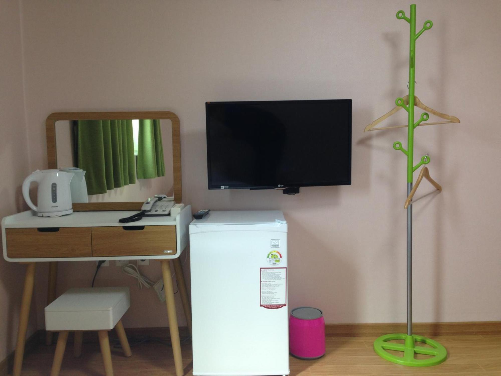Jeju R Hotel & Guesthouse Εξωτερικό φωτογραφία