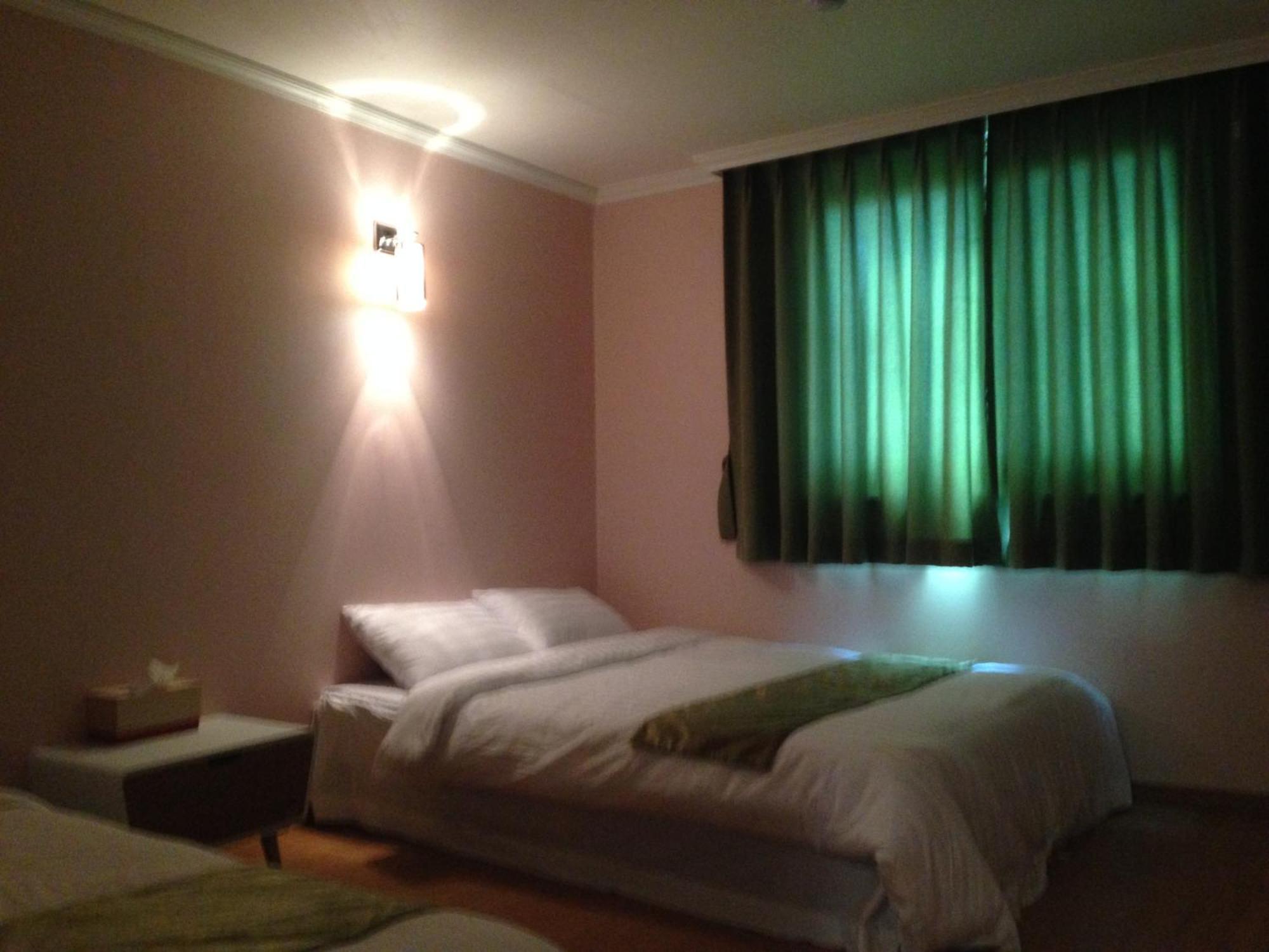 Jeju R Hotel & Guesthouse Εξωτερικό φωτογραφία