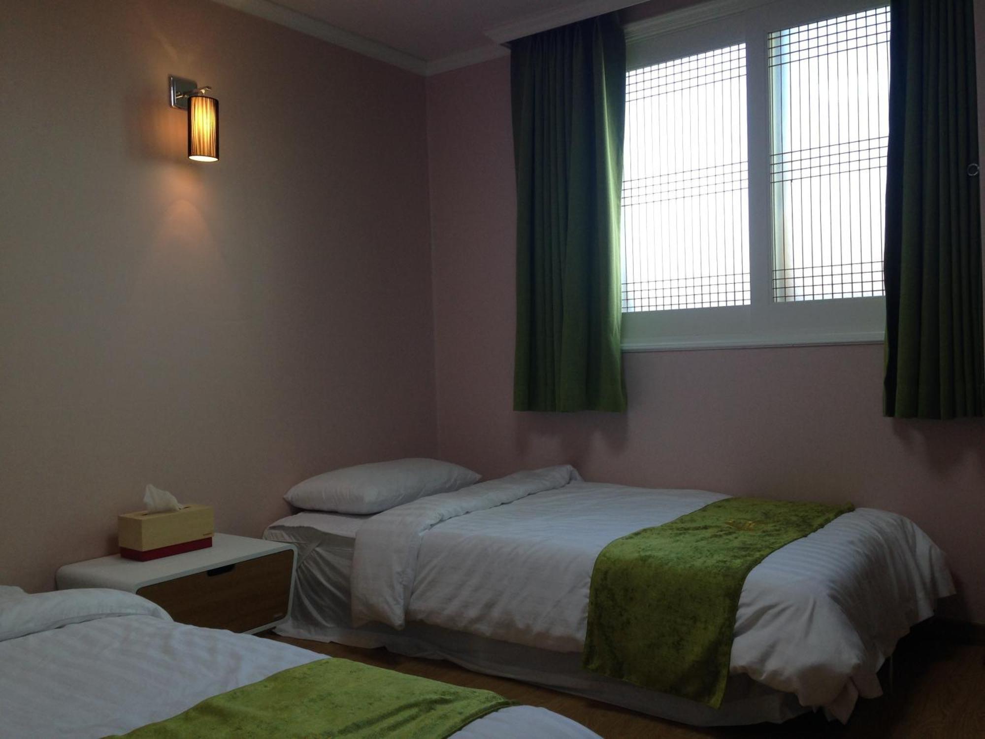 Jeju R Hotel & Guesthouse Εξωτερικό φωτογραφία