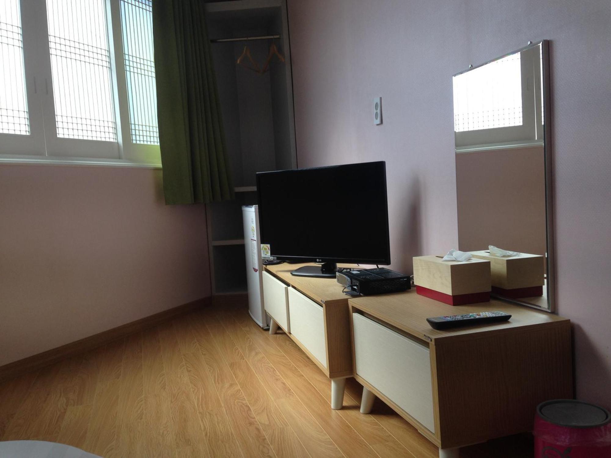Jeju R Hotel & Guesthouse Εξωτερικό φωτογραφία