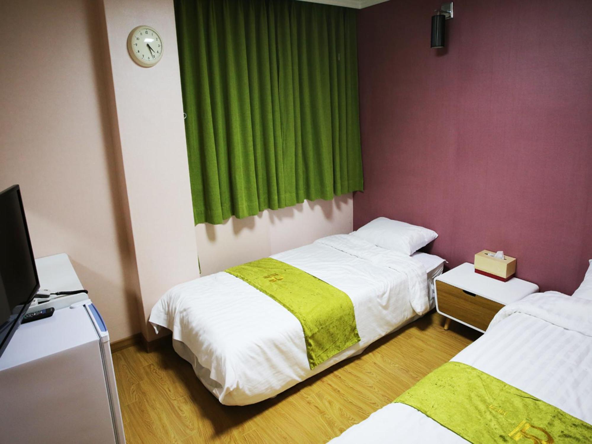 Jeju R Hotel & Guesthouse Εξωτερικό φωτογραφία