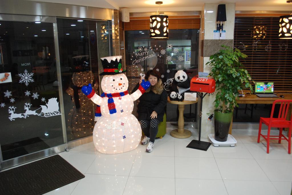 Jeju R Hotel & Guesthouse Εξωτερικό φωτογραφία