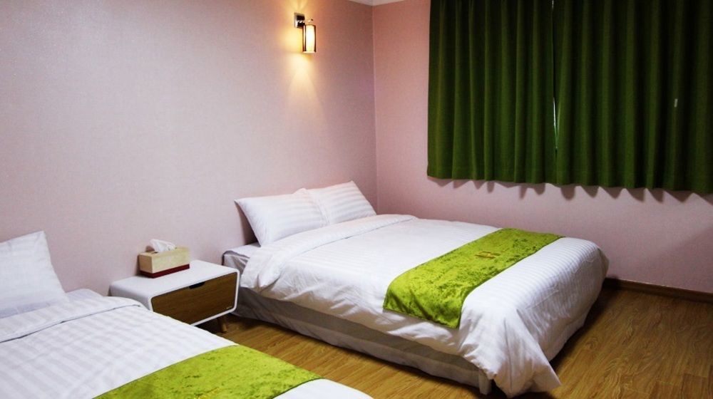 Jeju R Hotel & Guesthouse Εξωτερικό φωτογραφία