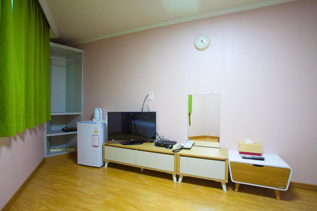 Jeju R Hotel & Guesthouse Εξωτερικό φωτογραφία