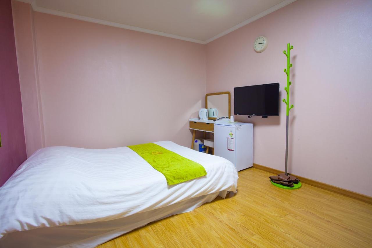 Jeju R Hotel & Guesthouse Εξωτερικό φωτογραφία