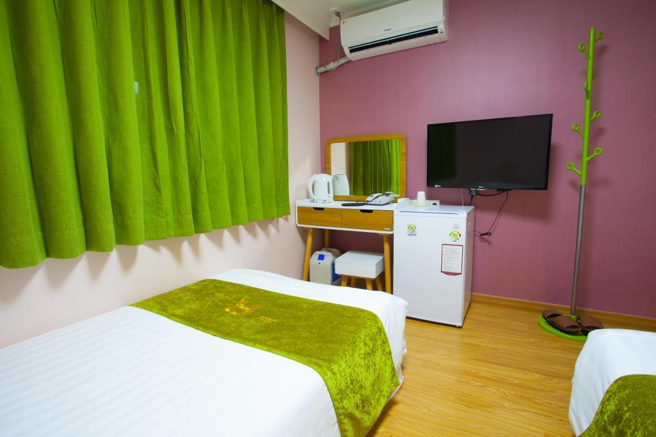 Jeju R Hotel & Guesthouse Εξωτερικό φωτογραφία