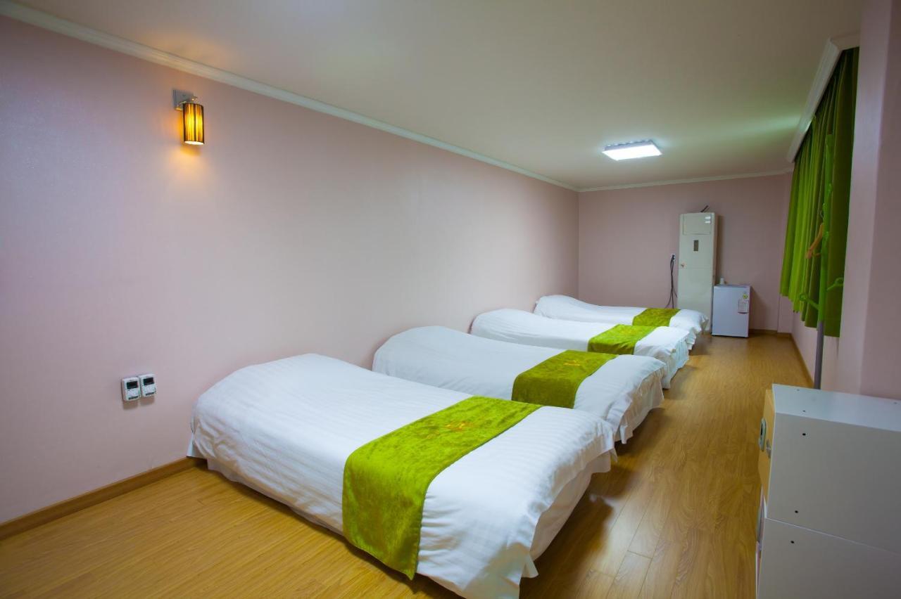 Jeju R Hotel & Guesthouse Δωμάτιο φωτογραφία