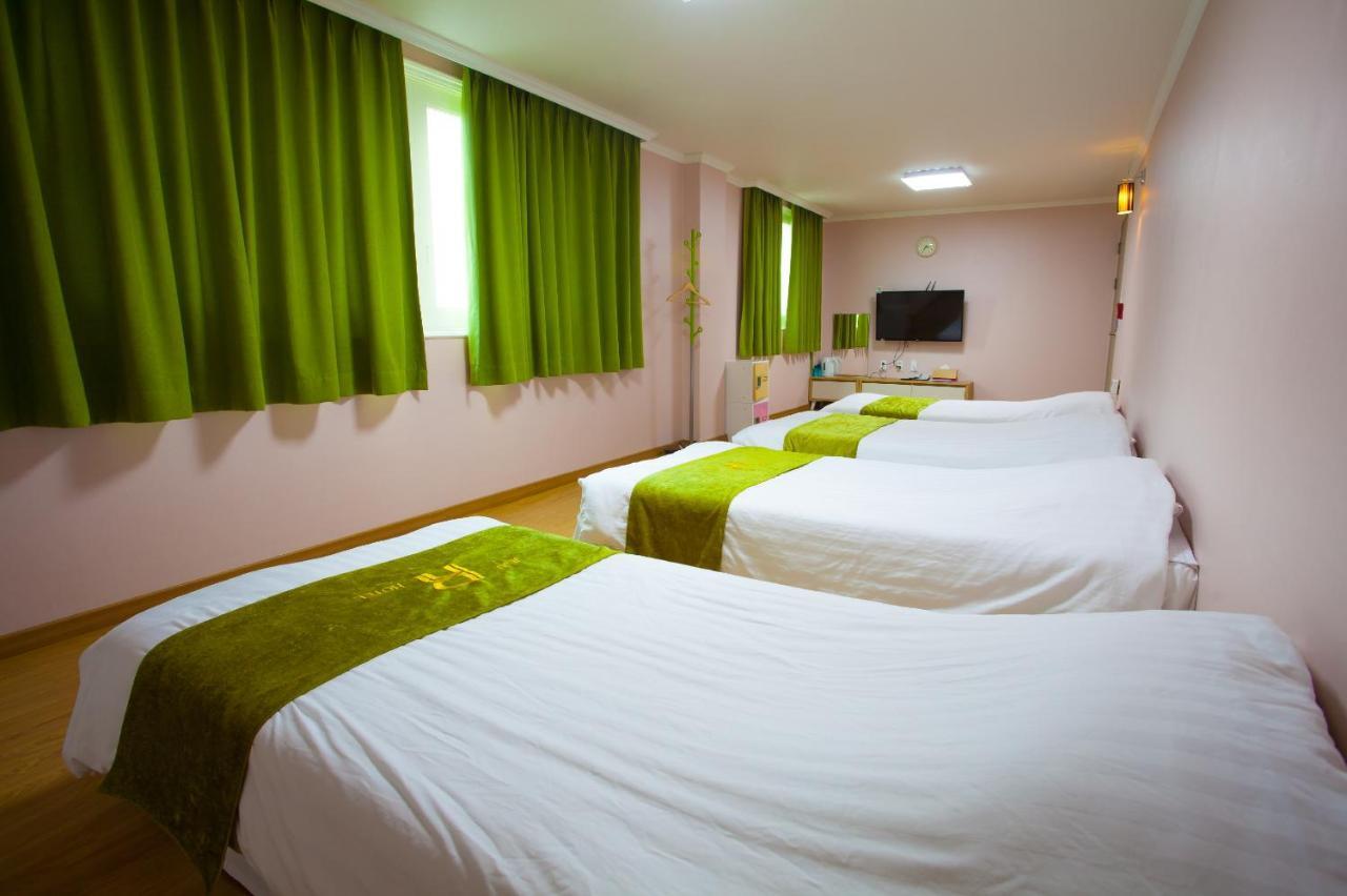 Jeju R Hotel & Guesthouse Δωμάτιο φωτογραφία